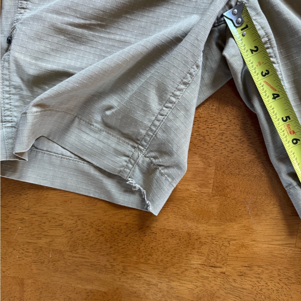 Carhartt Tan Women's Shorts - Picture 10 of 10